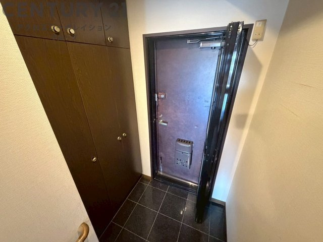 メゾネット2階建、フルリノベーション予定！こちらはリノベ前の写真になります。