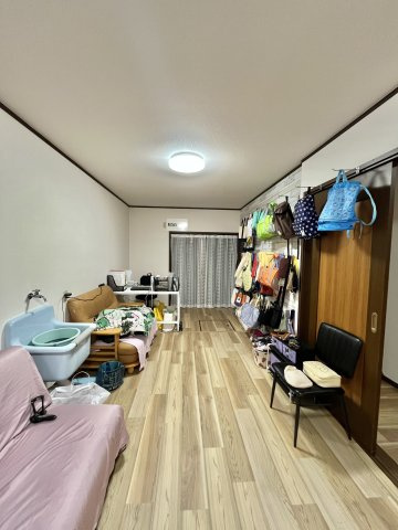 個人の部屋や寝室として使える洋室です