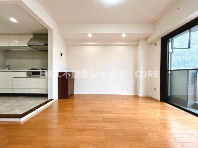 休日はおひさまの光をたっぷりと取りこめるリビングでゆったりと過ごしませんか？