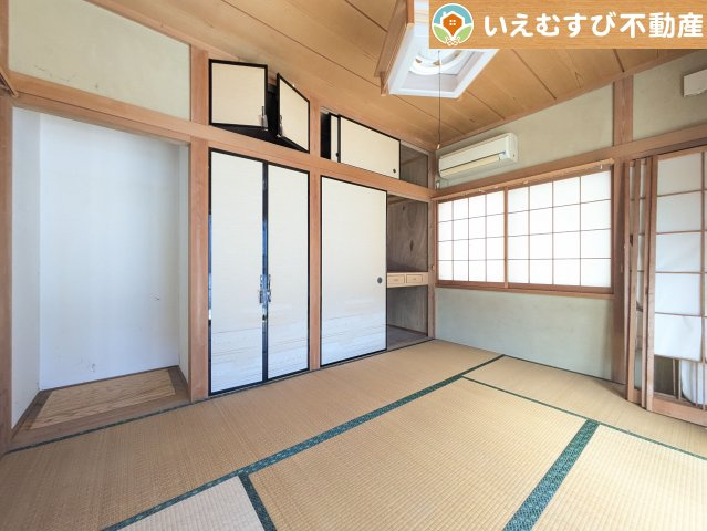 便利な離れの和室　和室が独立しているので来客時などに便利！個室でゆっくりくつろぐのも良さそう♪