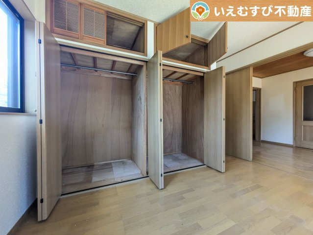 大容量の収納スペースで住空間もスッキリ広々　収納がたっぷり付いていれば、お部屋がすっきり保てて気持ちが良いですね♪