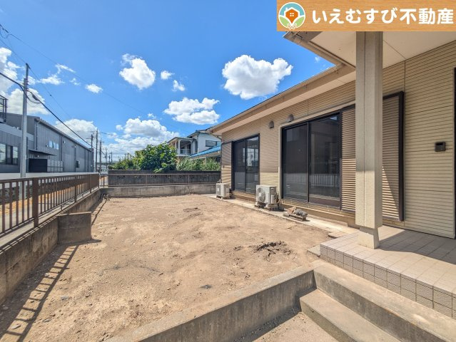 ガーデニングが楽しめそう　季節の草花で彩りを！ガーデニングで緑あふれる景色を作るのも楽しみ♪