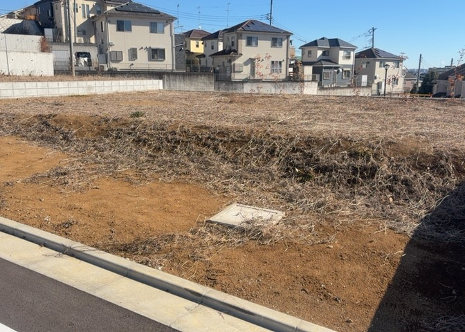 物件の詳細については、現地を見てわかること以外に、役所や法務局などで調べないとわからないことがあります。そのため、現地に行く場合は、もしこの物件を買ったらどのような生活ができるかをイメージしましょう。