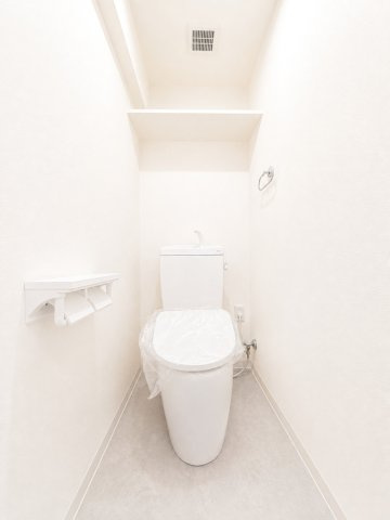温水洗浄便座付トイレ交換済みです。