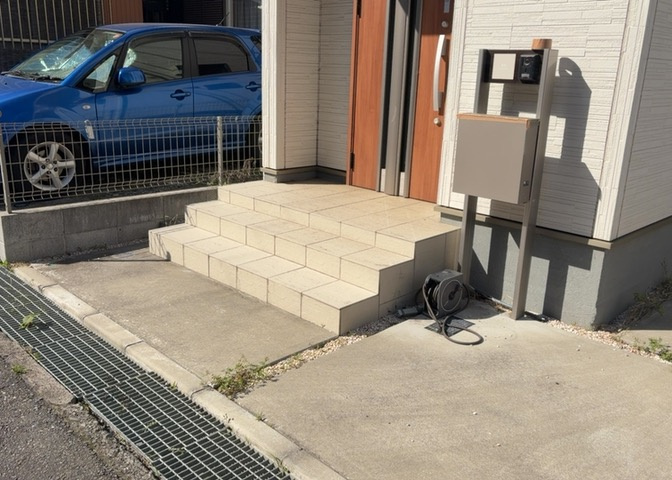 庭があることでガーデニングや家庭菜園はもちろん、こどもの遊び場やペットを放して遊ぶことができます。また、家の周囲に余裕があるということです。隣地との間があれば、十分な日当たりと、風通しが確保できます。
