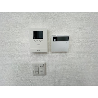 来訪者を映像で確認できるTVモニター付きインターホン！