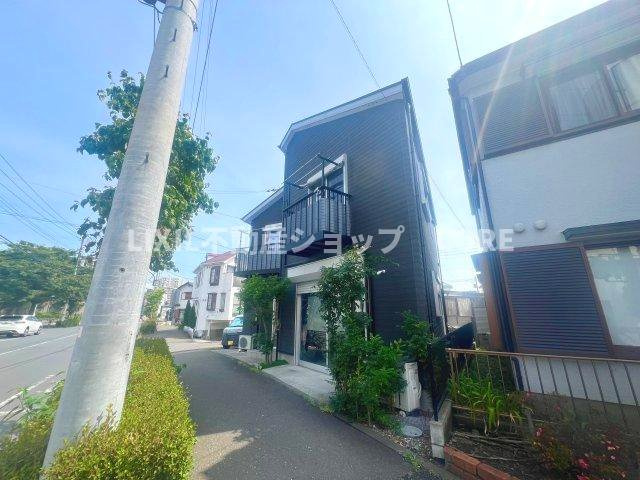 明るい日差しに包まれる住宅で新しい暮らしを始めませんか？お問合せお待ちしております。