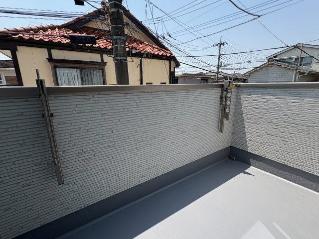 南西向きバルコニーで陽当たり良好です。
