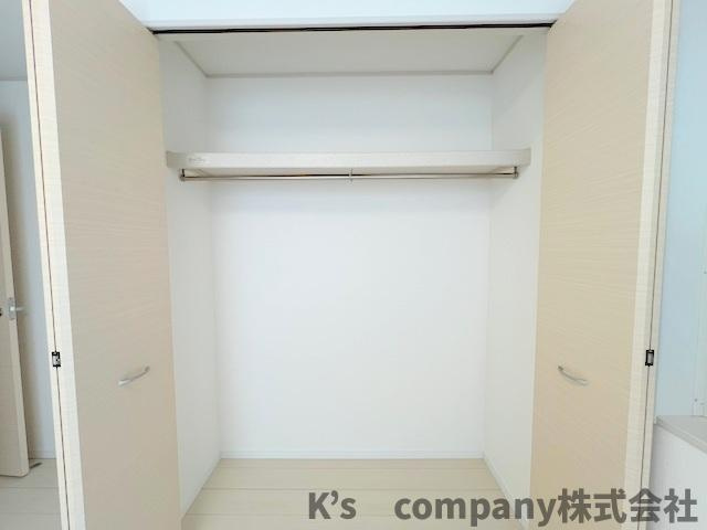 洋室5.5帖の収納スペース◇