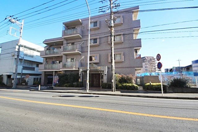 「ひばりヶ丘」駅より徒歩9分の好立地！南向きにつき陽当たり良好