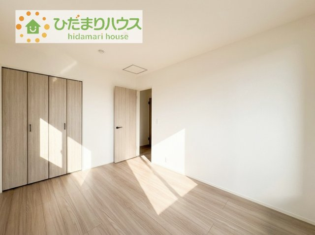 ゆとりのある主寝室！ご家族全員で寝れちゃいます♪