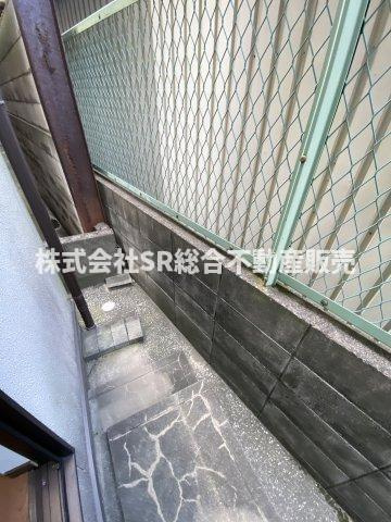 キッチンの勝手口を開けるとこんな感じです。