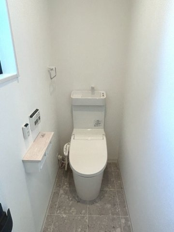 《トイレ》TOTO：NewアラウーノV　少ない水できれいに流す、3Dツイスター水流