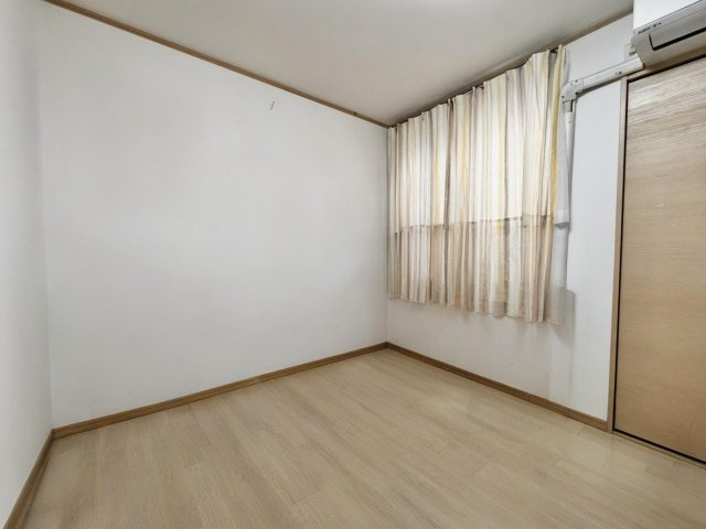 ※本画像は空室時の写真を加工し、家具・小物等を撤去したイメージです。　実際の仕様とは異なる場合がございます。