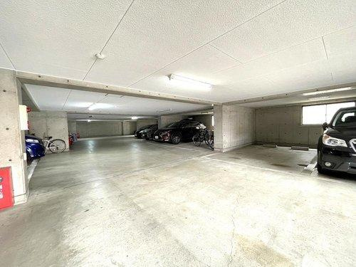 1住戸1台駐車場専用使用権付！使用料無料です。