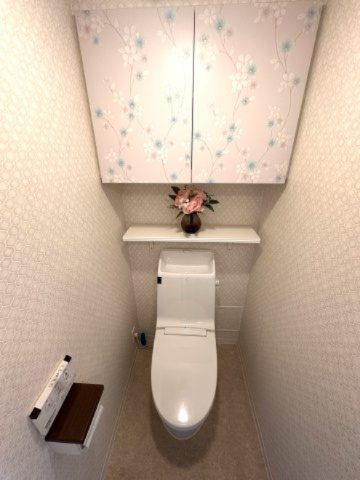華やかなトイレ空間を演出