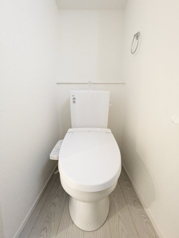 トイレは2か所あり、朝の混雑も安心です