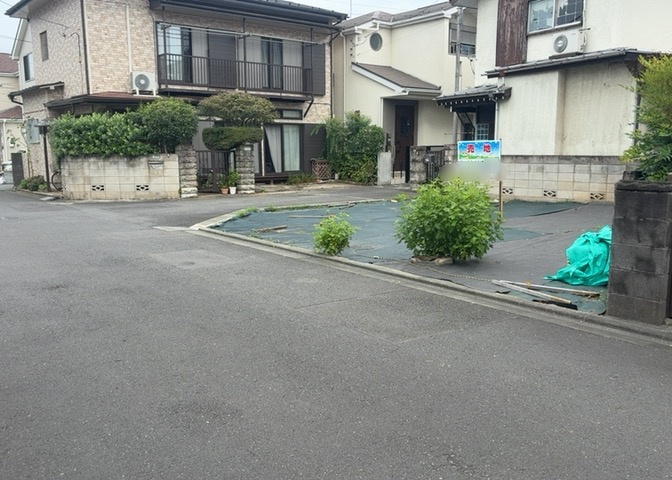 物件の詳細については、現地を見てわかること以外に、役所や法務局などで調べないとわからないことがあります。そのため、現地に行く場合は、もしこの物件を買ったらどのような生活ができるかをイメージしましょう。