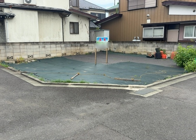 隣家の土地はどうなっているのか、生活利便施設が近くにあるのか、学校まで近いかなど、お客様のライフスタイルにあわせたイメージが重要です。また、近くにあると困る施設が近くにないかも確認するといいでしょう。