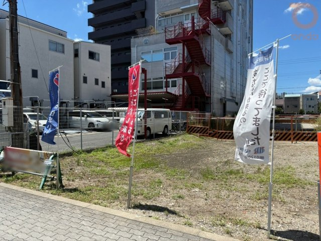 【現地写真】約25坪のゆとりある敷地！駐車スペース1台分を確保しています◎　広さや陽当たり、周辺環境など、ぜひ現地でご体感ください！