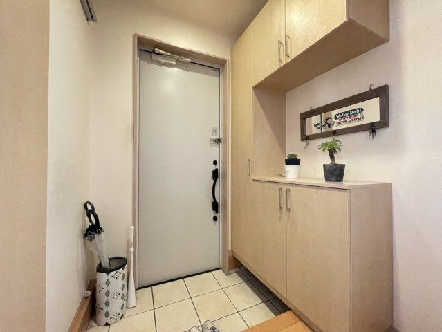 靴やスポーツ用具などがたっぷり収納できる玄関☆