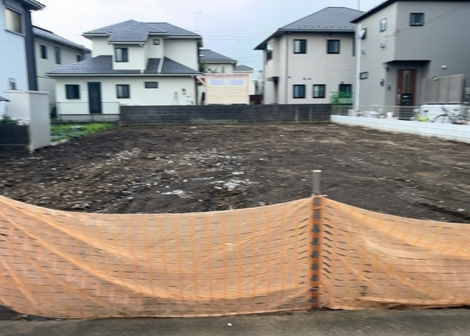 隣家の土地はどうなっているのか、生活利便施設が近くにあるのか、学校まで近いかなど、お客様のライフスタイルにあわせたイメージが重要です。また、近くにあると困る施設が近くにないかも確認するといいでしょう。