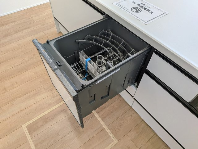 ～食洗機付き　食事後の食器洗いはお任せ、家族でゆっくりとくつろげます～