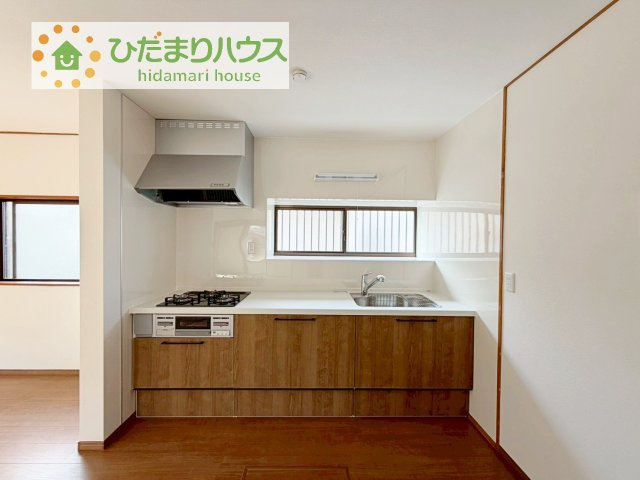 料理をしながらでも、ご家族との会話を楽しめる対面式キッチン♪