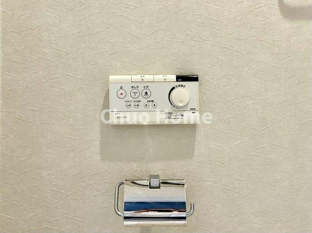【ウォシュレット】清潔に使いたいお手洗いには最適な設備です。もちろんウォームレットも標準装備です。