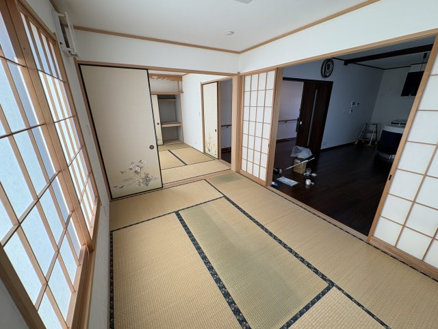 1階　和室6帖　リビングと一体の続き間で開放感あふれる居住スペースです。