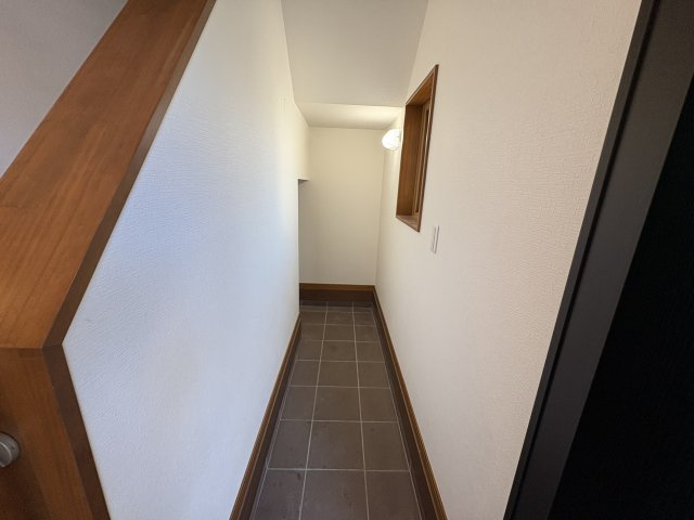 ベビーカーなどの大きな物の収納に便利な土間収納。