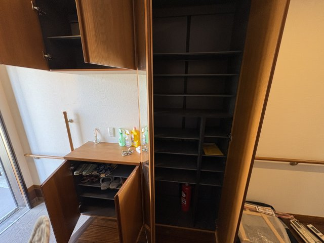 シューズボックス。
