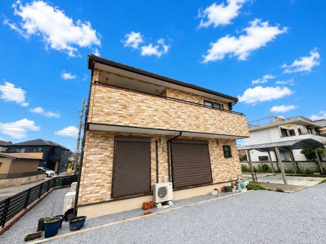 富士住建施工の注文住宅。土地面積約110坪のゆとりあるお住まいです。
