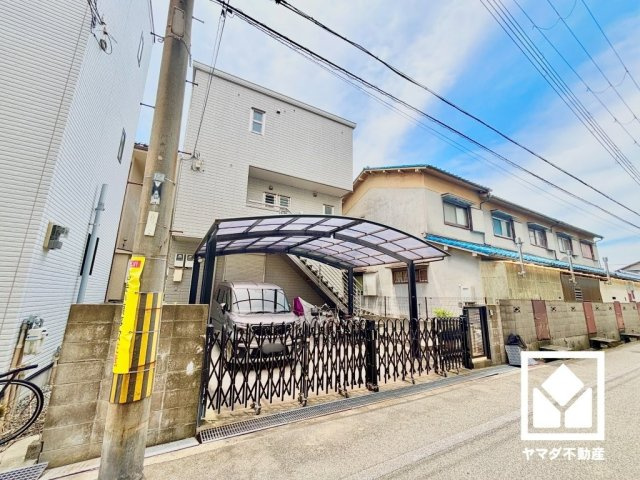 全居室に窓がございます。明るい陽光がたっぷり差し込む心地よい生活空間です。全居室に収納もございますので、お部屋の広さを最大限に活用できます。