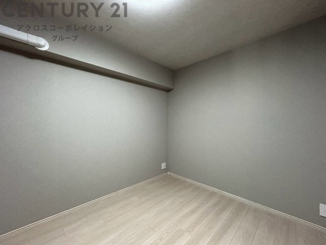 リラックスできるプライベート空間で、快適な睡眠をサポート。個人の好みに合わせたインテリアや寝具で心地良さを追求。プライベートな時間を過ごし、リフレッシュする場所におすすめです。