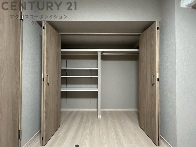 衣類やアクセサリー、小物類の収納が便利で整理整頓がしやすく、部屋の美観を保ちつつ、スペースを最大限に活用できます。衣服のしわやダメージを防ぎ、長持ちさせることができます。
