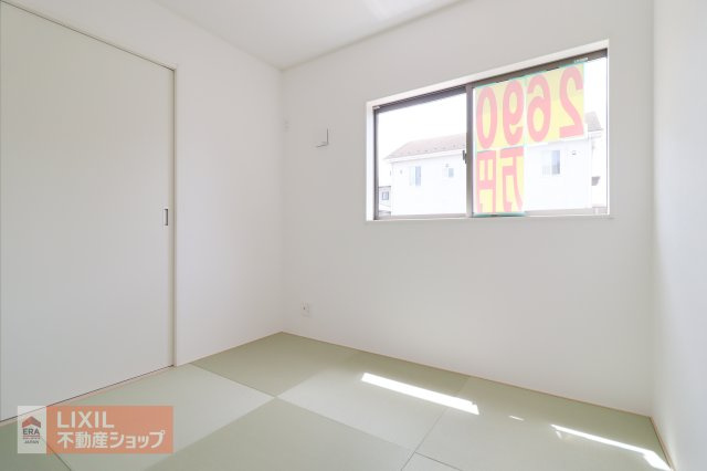 ゴロゴロと寝転がれる和室は、家事の合間のリフレッシュスペースや、アイロン掛けなどの家事空間にもオススメです。