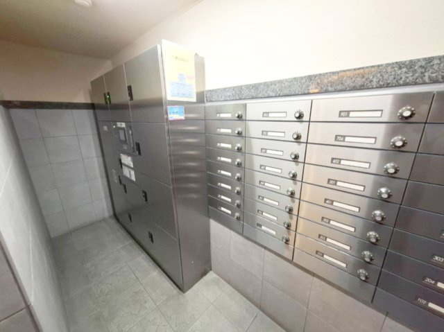 郵便受け・宅配ボックスを備えた便利な共用設備。留守中でも荷物が受け取れ、暮らしにゆとりが生まれます。
