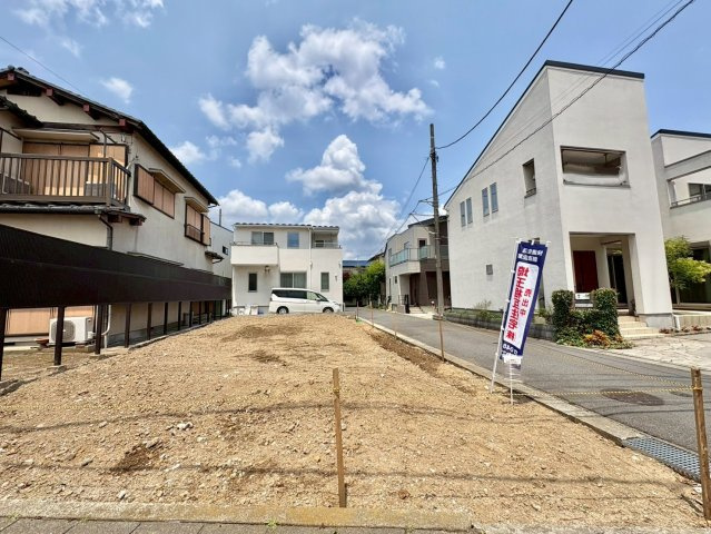 南東角地で陽当り良好！敷地約34坪・自由設計で夢のマイホームはいかがでしょうか！建築条件なし・お好きなハウスメーカーで建築可能です！