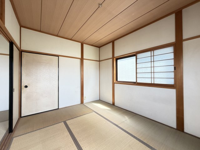 2階和室6帖です