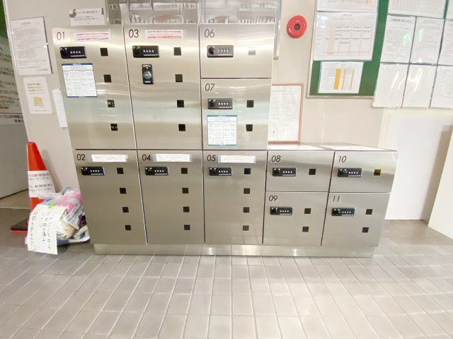 宅配ボックス付きで、お出かけ中でも安心です♪