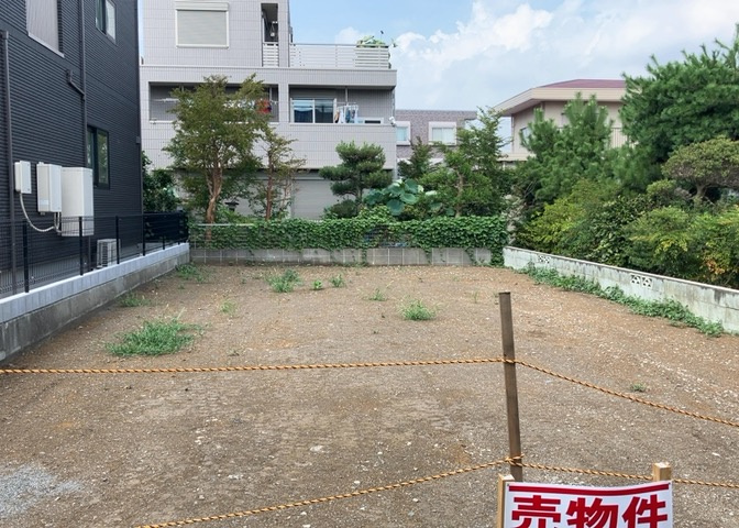 隣家の土地はどうなっているのか、生活利便施設が近くにあるのか、学校まで近いかなど、お客様のライフスタイルにあわせたイメージが重要です。また、近くにあると困る施設が近くにないかも確認するといいでしょう。