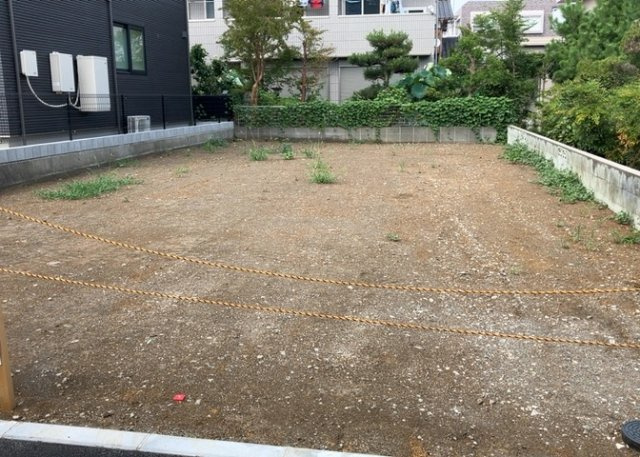 人が暮らすうえで日光は大切な要素となります。日当たりの良さは譲れないポイントですね。併せて近くに大きな建築物の建築予定がないか、あるいはそれが可能な土地が近くにないか事前に確認することもお勧めします。