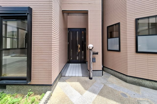 玄関ポーチ