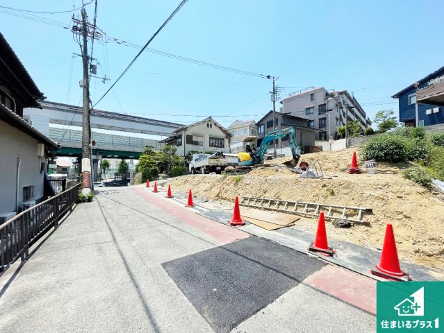 周辺は落ち着いた街並みの住宅地！子育てがしやすい住環境です！