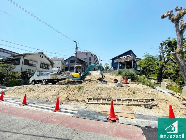 周辺は落ち着いた街並みの住宅地！子育てがしやすい住環境です！現地でしかわからない事もございます。是非一度ご覧ください。