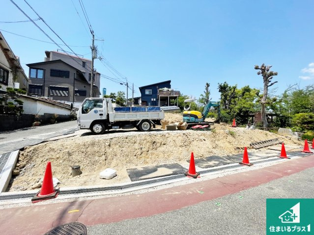 周辺は落ち着いた街並みの住宅地！子育てがしやすい住環境です！現地でしかわからない事もございます。是非一度ご覧ください。