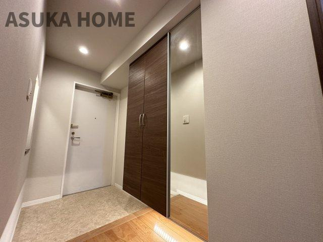 マンションには珍しいワイドな玄関です。朝の忙しい時間も玄関で渋滞せずに出発できますね。