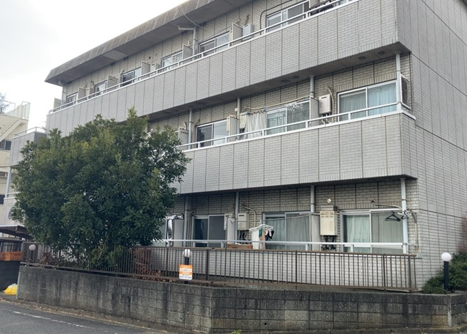 隣家の土地はどうなっているのか、生活利便施設が近くにあるのか、学校まで近いかなど、お客様のライフスタイルにあわせたイメージが重要です。また、近くにあると困る施設が近くにないかも確認するといいでしょう。