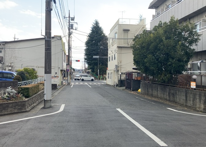 眺望の良さを楽しめるダイニングキッチンで家族団らんの時間を過ごしてはいかがでしょうか。バルコニーから見える景色を家族で眺める時間は、時間が経つのを忘れてしまいそうですね。是非、現地を見に行きましょう！